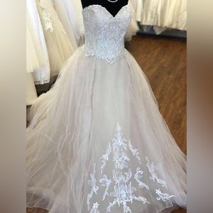 MGNY tulle ballgown wedding dress size 18